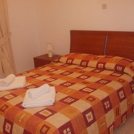 King'S Palace Apartment Paphos Quarto foto